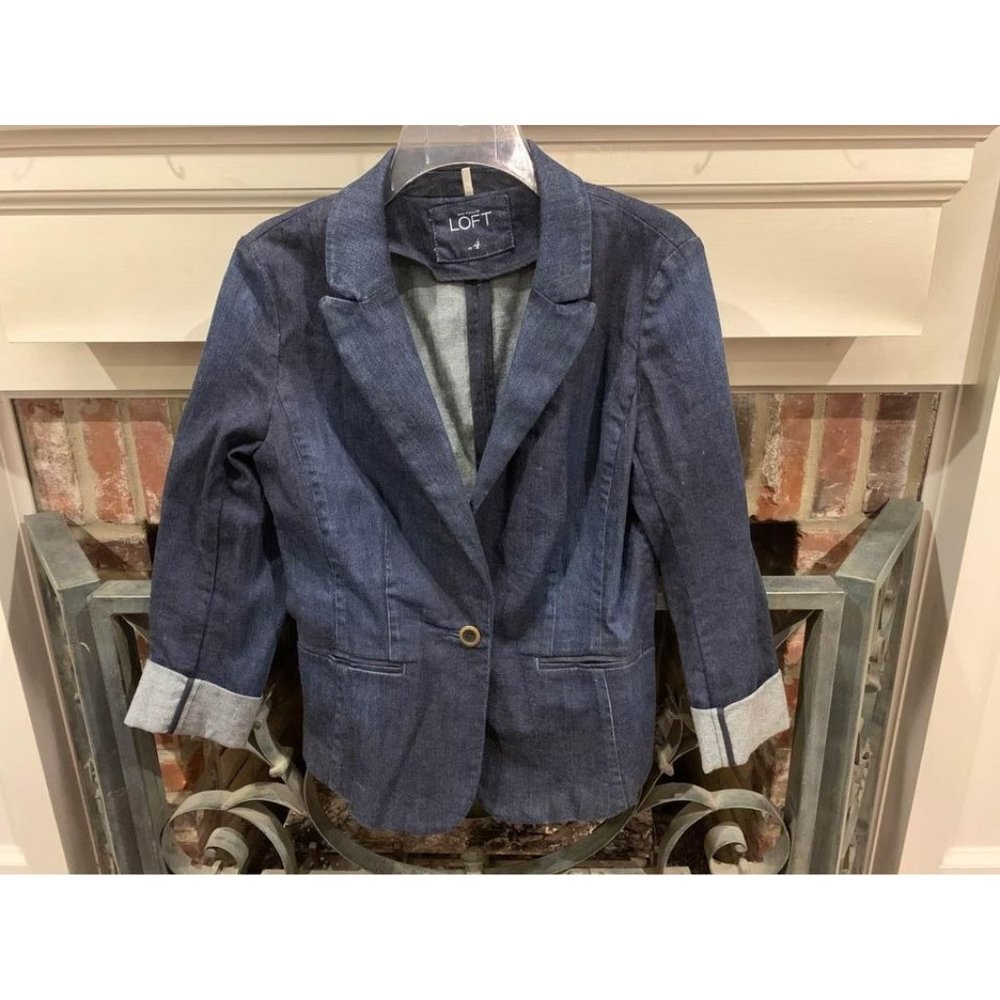 Ann Taylor Loft denim jacket size women’s 4, one button closure, rolled cuffs, e